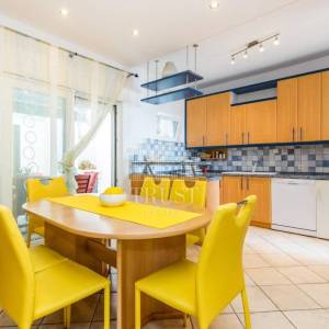 Opatija: Prostran stan 140 m², drugi red do mora s divnim pogledom (prodaja)