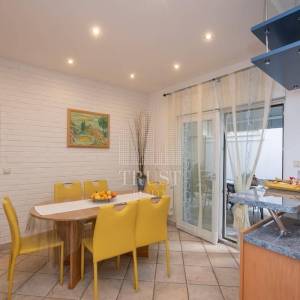 Opatija: Prostran stan 140 m², drugi red do mora s divnim pogledom (prodaja)