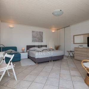 Opatija: Prostran stan 140 m², drugi red do mora s divnim pogledom (prodaja)