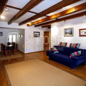 Opatija, Volosko, kuća 245m2, balkon - 1. red do mora !