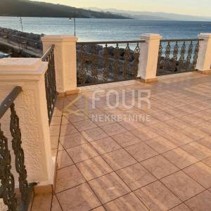 Opatija, Volosko, kuća 245m2, balkon - 1. red do mora !