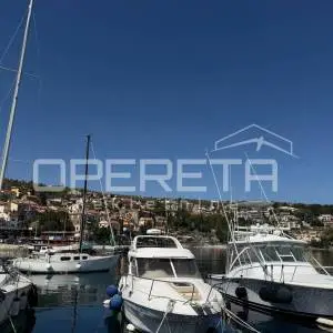 Opatija, Volosko – Prostran stan s otvorenim pogledom na more, izvrsna lokacija