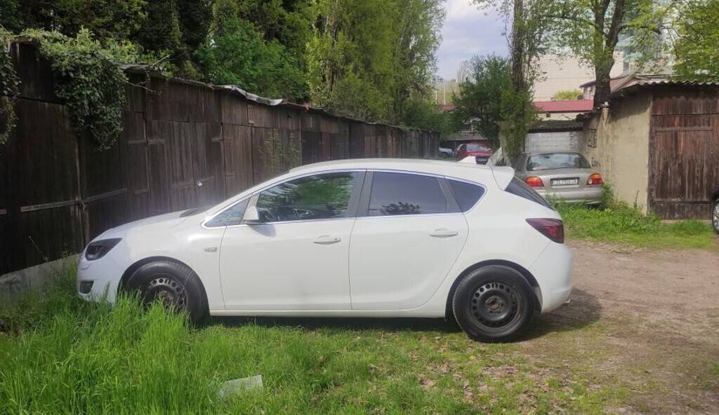 Opel Astra J Turbo sport (132kw)+ LPG