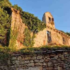 Otok Brač, Nerežišće, stara kamena kuća 122m2