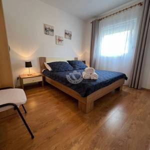 OTOK ČIOVO, OKRUG GORNJI- KUĆA S APARTMANIMA, 80 m OD MORA I 8 KM OD ZRAČNE LUKE