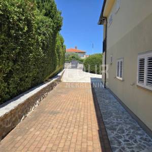 Otok Krk, 2s+db, 194.2m2, terasa, balkon, garaža