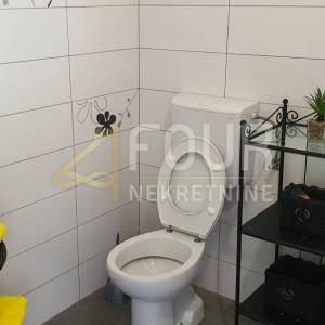 Otok Krk, 2s+db, 194.2m2, terasa, balkon, garaža