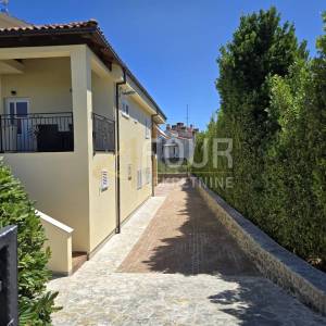 Otok Krk, 2s+db, 194.2m2, terasa, balkon, garaža