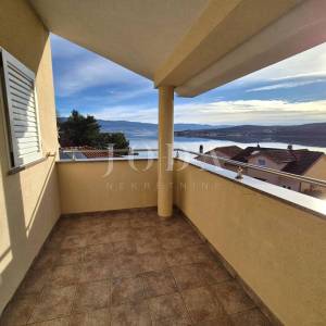 Otok Krk - apartman s otvorenim pogledom na more