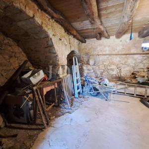 Otok Krk - kamena kuća za adaptaciju