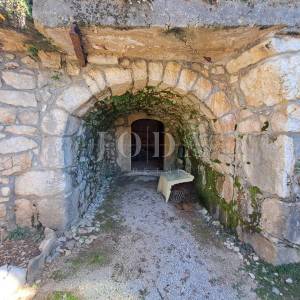 Otok Krk - kamena kuća za adaptaciju