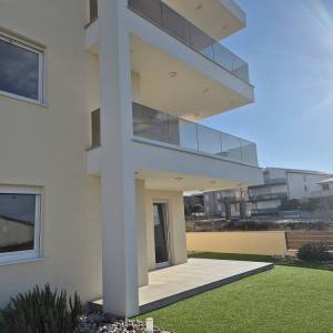 OTOK PAG, POVLJANA - Apartman s krovnom terasom i panoramskim pogledom