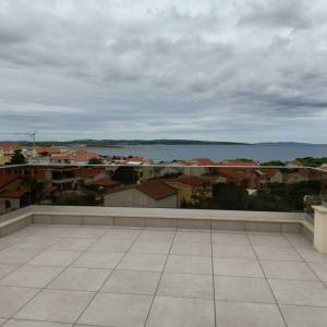 OTOK PAG, POVLJANA - Apartman s krovnom terasom i panoramskim pogledom