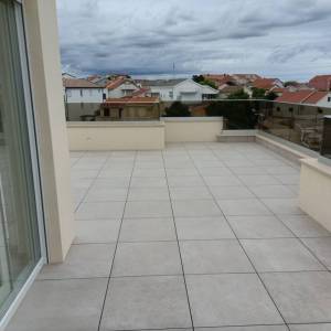 OTOK PAG, POVLJANA - Apartman s krovnom terasom i panoramskim pogledom