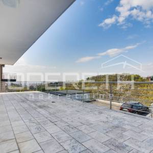 Pantovčak - poslovna zgrada ( 529m2) s pomočnim objektom 200m2, najam