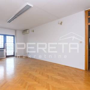 Pantovčak - poslovna zgrada ( 529m2) s pomočnim objektom 200m2, najam