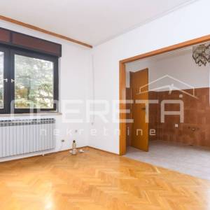 Pantovčak - poslovna zgrada ( 529m2) s pomočnim objektom 200m2, najam