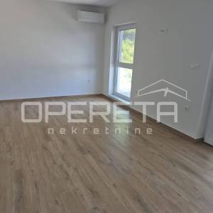 Penthouse, novogradnja na ekskluzivnoj lokaciji - prvi red do mora, Neviđane, 13