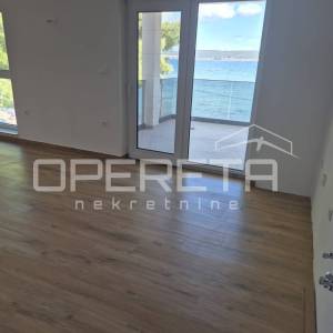 Penthouse, novogradnja na ekskluzivnoj lokaciji - prvi red do mora, Neviđane, 13