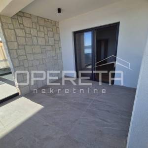 Penthouse, novogradnja na ekskluzivnoj lokaciji - prvi red do mora, Neviđane, 13