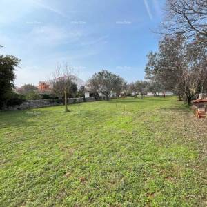 Peroj, građevinsko zemljište površine 1336 m²