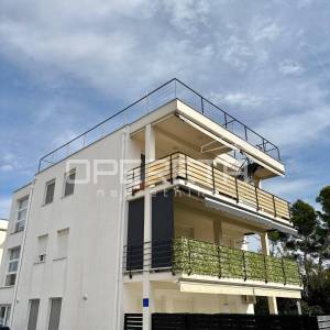 Petrčane - stan 90,76m2 s vrtom, 180m od mora