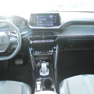 Peugeot 2008 1.2 Puretech Allure AUTOMATIK