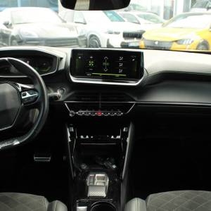Peugeot 2008 155 GT Line AUTOMATIK *PANORAMA, LED, KAMERA*