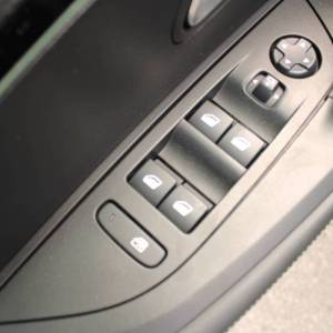 Peugeot 2008 155 GT Line AUTOMATIK *PANORAMA, LED, KAMERA*