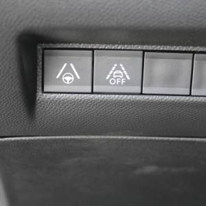 Peugeot 2008 155 GT Line AUTOMATIK *PANORAMA, LED, KAMERA*