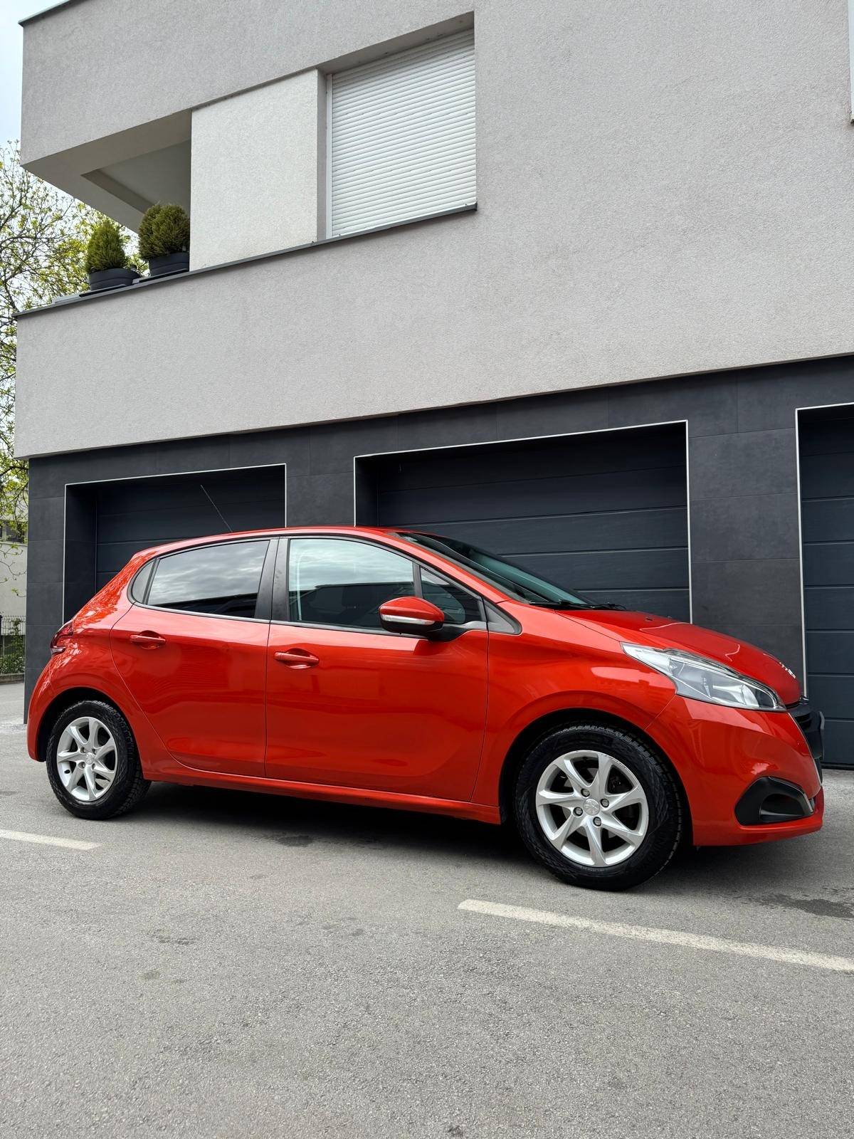 PEUGEOT 208 /109tkm/prvi vlasnik/HR auto/servisna knjiga/odličan/