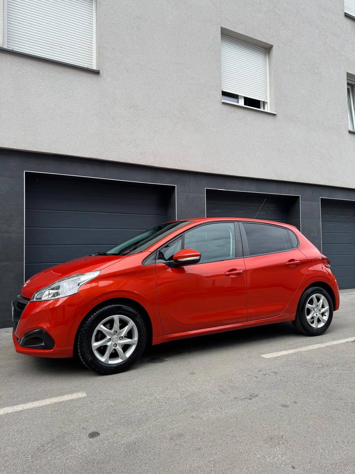 PEUGEOT 208 //109tkm//prvi vlasnik//HR auto//servisna knjiga/odličan/