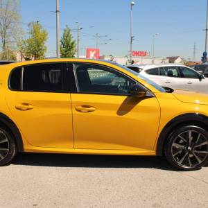 Peugeot 208 1.2 130ks GT Line AUTOMATIK *PANORAMA,LED,KAMERA*