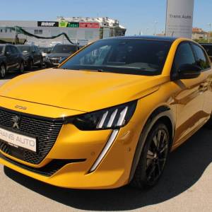 Peugeot 208 1.2 130ks GT Line AUTOMATIK *PANORAMA,LED,KAMERA*