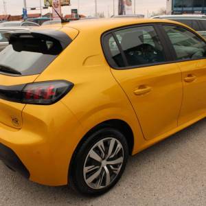 Peugeot 208 1.2 Puretech AUTOMATIK *NAVIGACIJA*