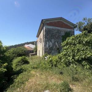Plominsko Zagorje, kuća za adaptaciju sa očaravajućim pogledom na more