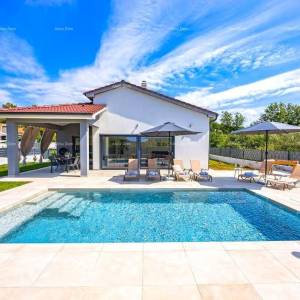 Pomer. Nova samostojeća prizemnica sa bazenom.