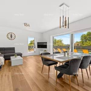 Pomer. Nova samostojeća prizemnica sa bazenom.