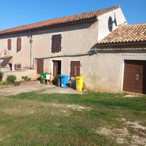 POPUST Dvojna kuća na zemljištu od 5.000m2,ROVINJ okolica