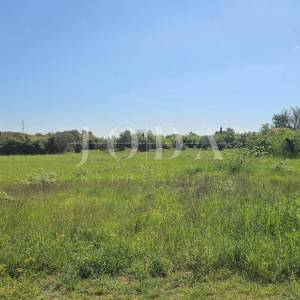 POPUST Dvojna kuća na zemljištu od 5.000m2,ROVINJ okolica