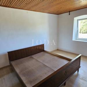 POPUST Dvojna kuća na zemljištu od 5.000m2,ROVINJ okolica