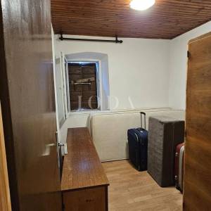 POPUST Dvojna kuća na zemljištu od 5.000m2,ROVINJ okolica