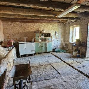 POPUST Dvojna kuća na zemljištu od 5.000m2,ROVINJ okolica