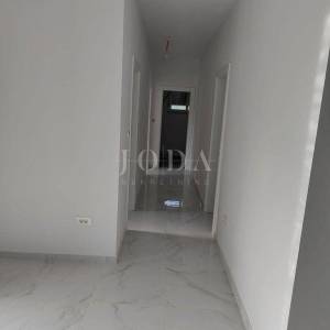 POPUST!!Lijepa moderna prizemnica s bazenom,Kršan