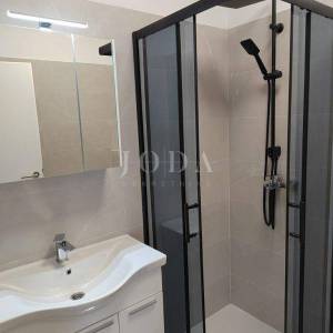 POPUST!!Lijepa moderna prizemnica s bazenom,Kršan