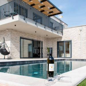 Poreč, moderna vila sa bazenom