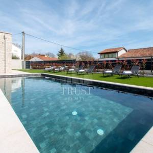 Poreč, moderna vila sa bazenom