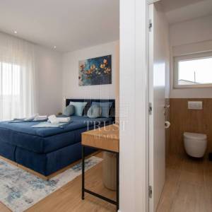 Poreč, moderna vila sa bazenom