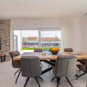 Poreč, moderna vila sa bazenom