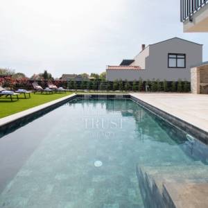 Poreč, moderna vila sa bazenom